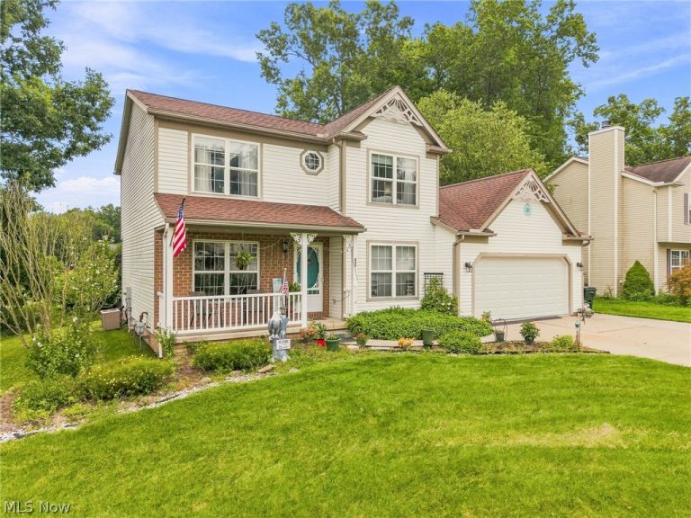 803 Collins Pond Drive, Ravenna, OH - Photo 8