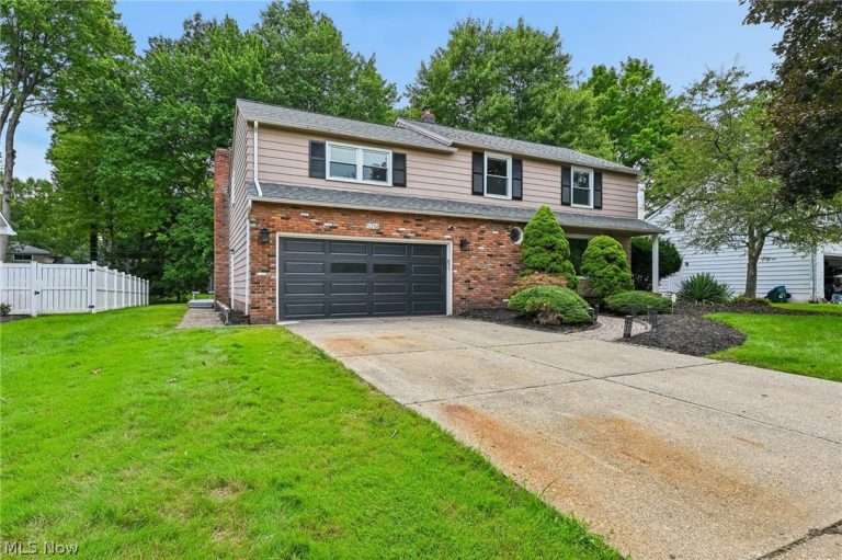 5268 Hickory Drive, Lyndhurst, OH - Photo 2