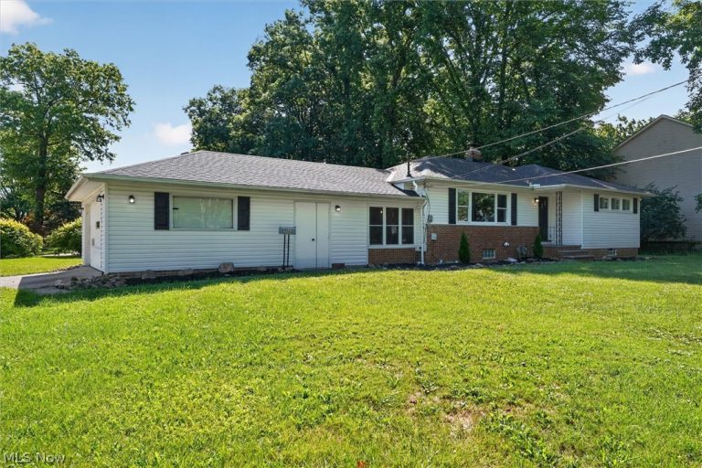 4223 Canterbury Road, North Olmsted, OH - Photo 5