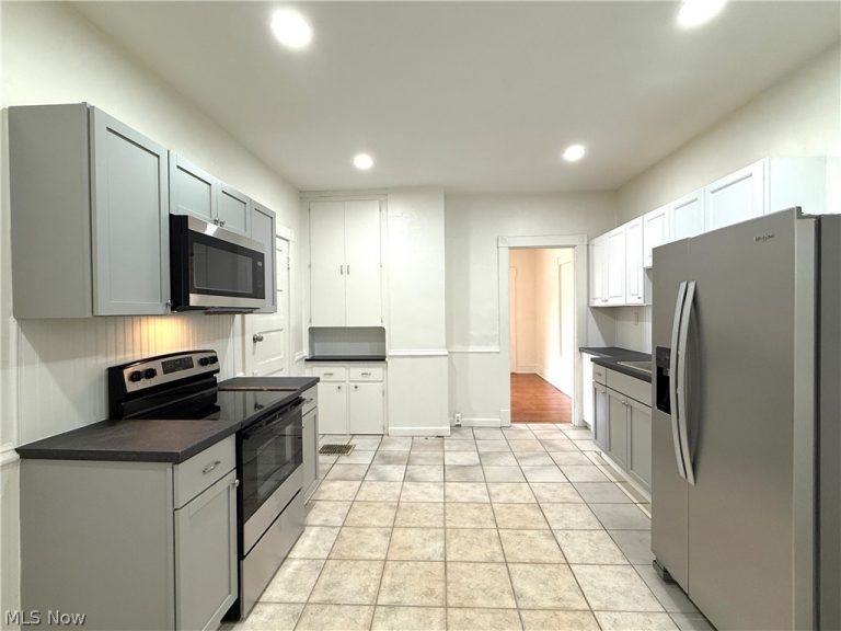 417 Steel Street, Youngstown, OH - Photo 2