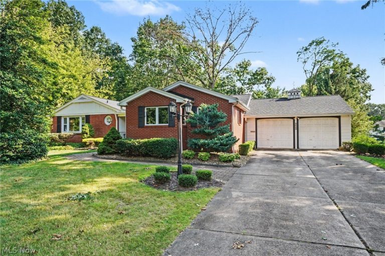 2493 Jennifer Drive, Poland, OH, 44514