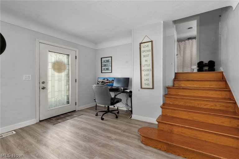 991 Reeve Road, Elyria, OH - Photo 6