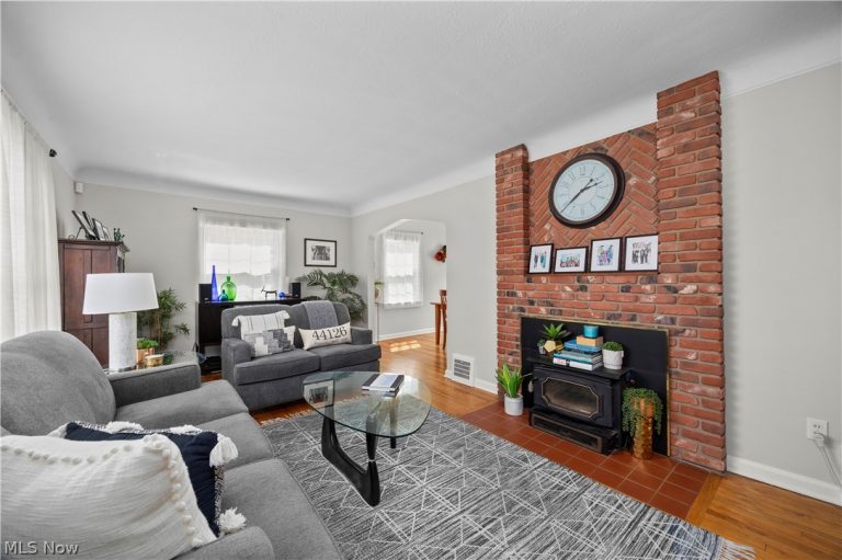 3640 210th Street, Fairview Park, OH - Photo 4