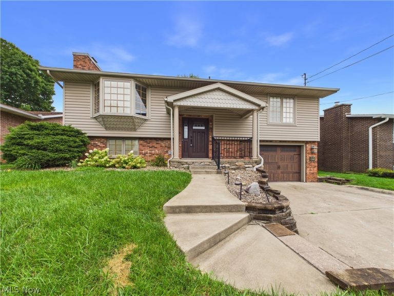 3206 Charles Drive, Vienna, WV, 26105