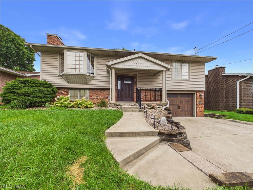 3206 Charles Drive, Vienna, WV