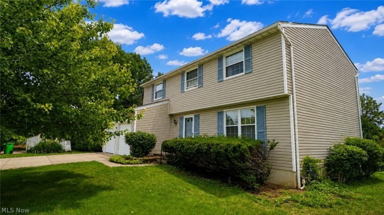 5511 Pond Court, Stow, OH - Photo 2