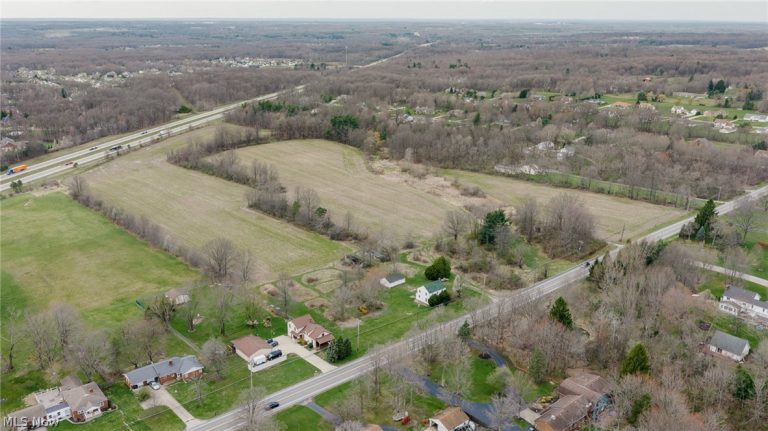 Canfield Niles Road, Canfield, OH, 44406