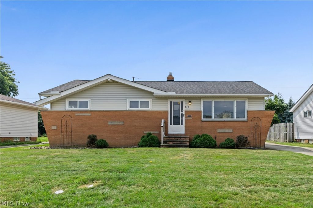 578 Dartmoor Avenue, Seven Hills, OH