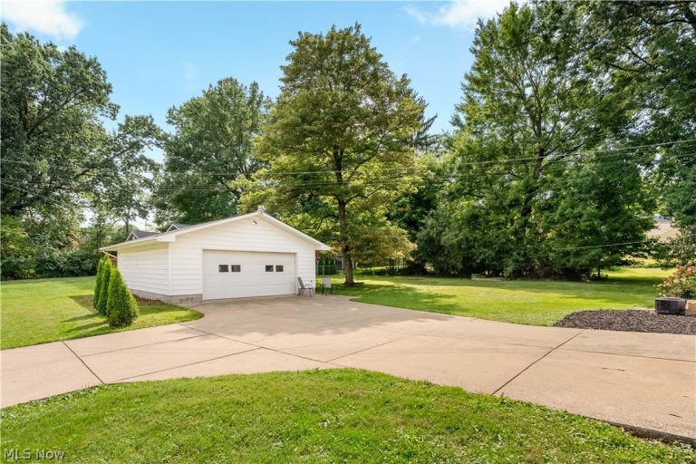 7946 Parkford Street, Massillon, OH - Photo 4