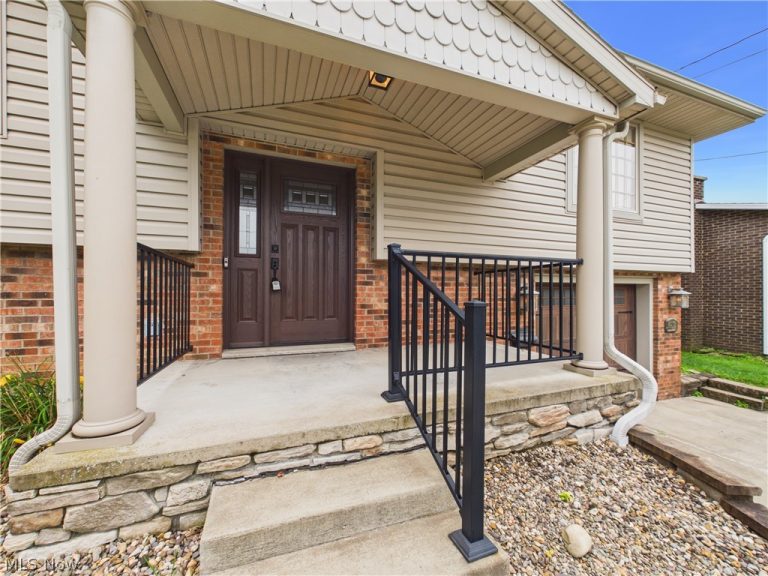 3206 Charles Drive, Vienna, WV - Photo 5