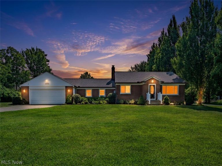 31950 Chardon Road, Willoughby Hills, OH - Photo 2