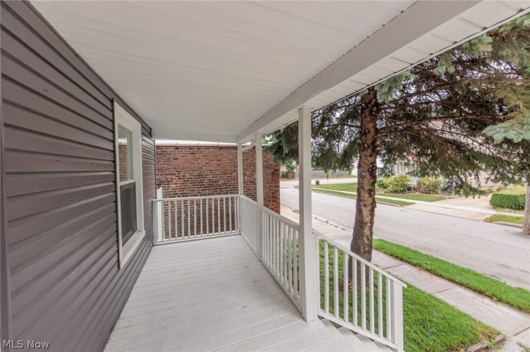 1558 Winchester Avenue, Lakewood, OH - Photo 5