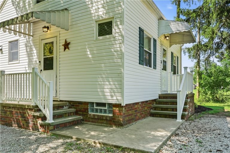26571 Sprague Road, Columbia Station, OH - Photo 4