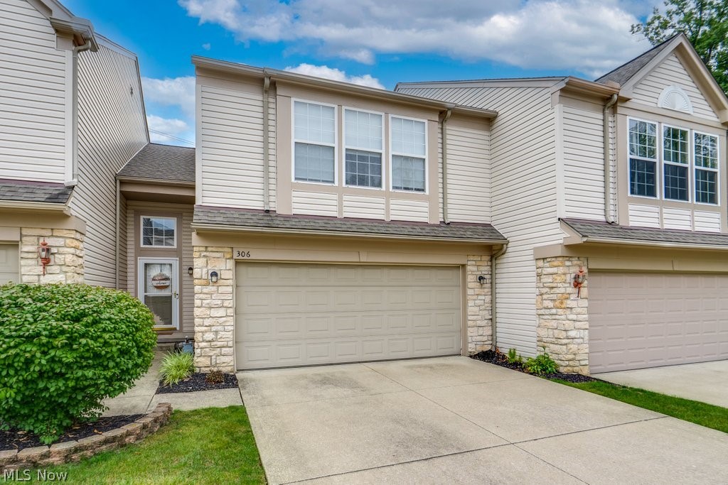 306 Bucknell Court, Broadview Heights, OH