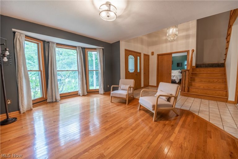 2885 Valley Road, Cuyahoga Falls, OH - Photo 4
