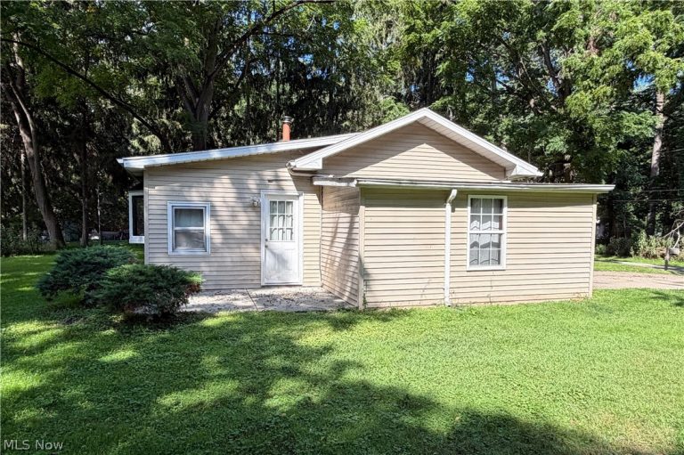 35930 Highland Drive, Eastlake, OH - Photo 4
