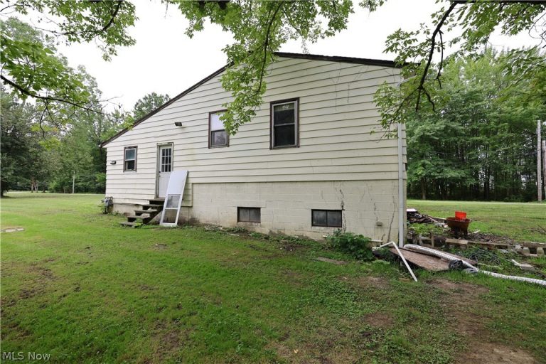 2938 Som Center Road, Willoughby, OH - Photo 8