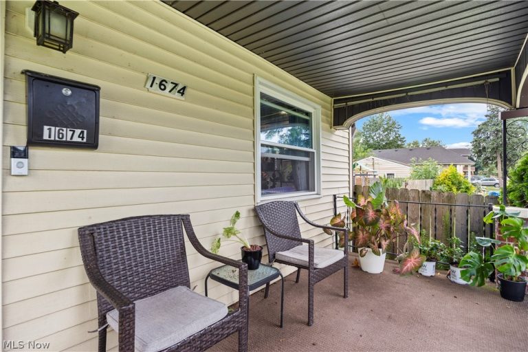 1674 32nd Street, Lorain, OH - Photo 2