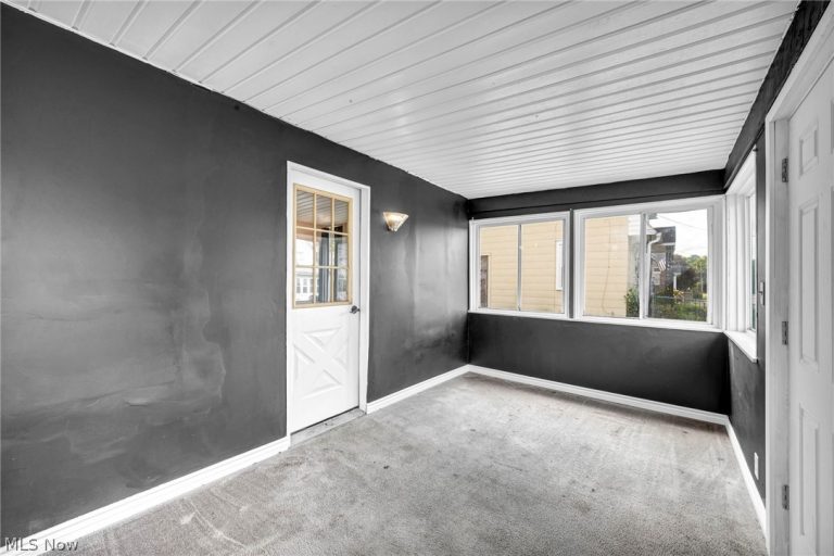 54 Brown Street, Barberton, OH - Photo 6