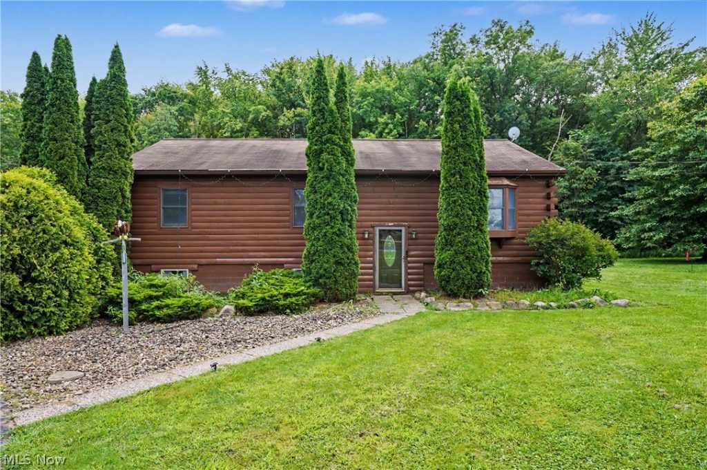 6092 Warren Road, Cortland, OH