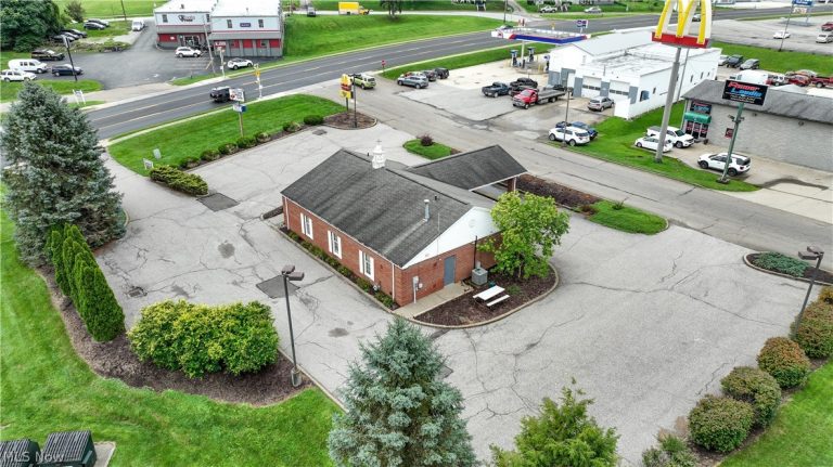 875 Main Street, Barnesville, OH - Photo 8