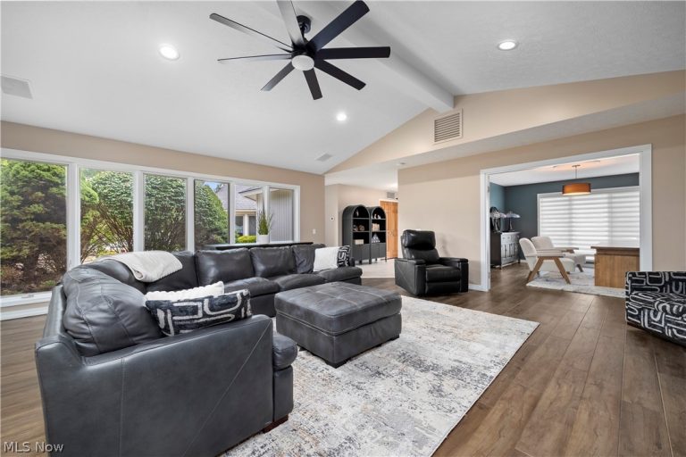 33008 Woodhaven Circle, North Ridgeville, OH - Photo 8