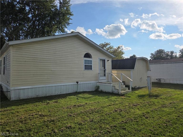 615 Sandpiper Drive, New Philadelphia, OH - Photo 3