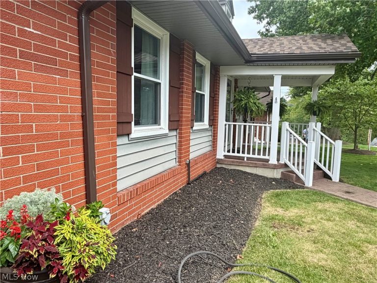 104 Gaywood Drive, St Clairsville, OH - Photo 3