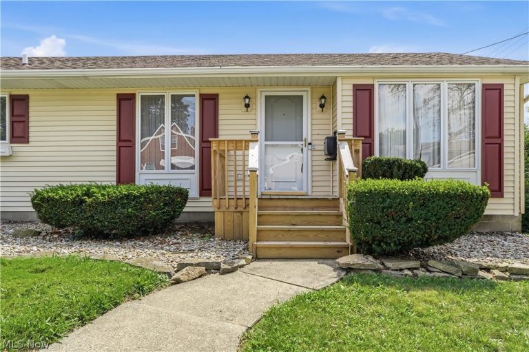 252 Clinton Avenue, Akron, OH - Photo 3