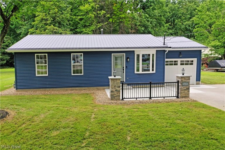 4903 Maple Street, Vienna, OH - Photo 3