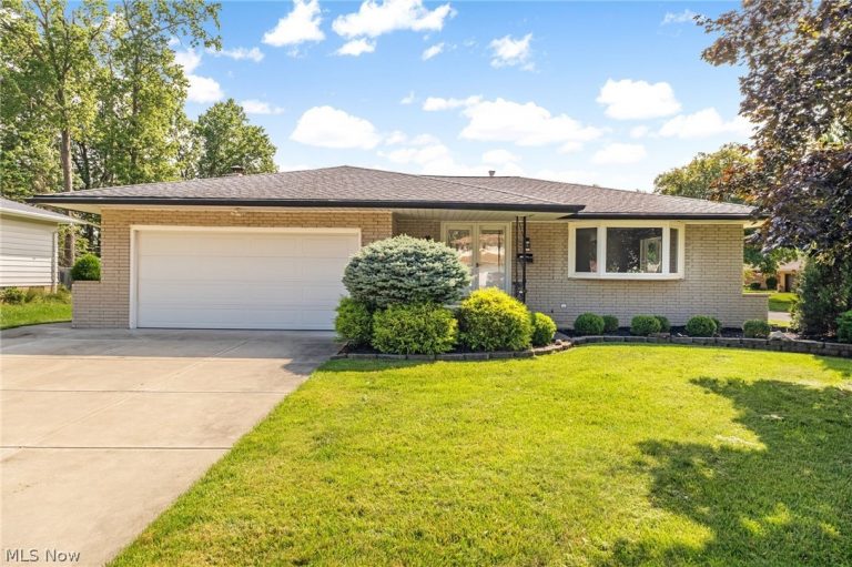 6145 Winchester Drive, Seven Hills, OH, 44131