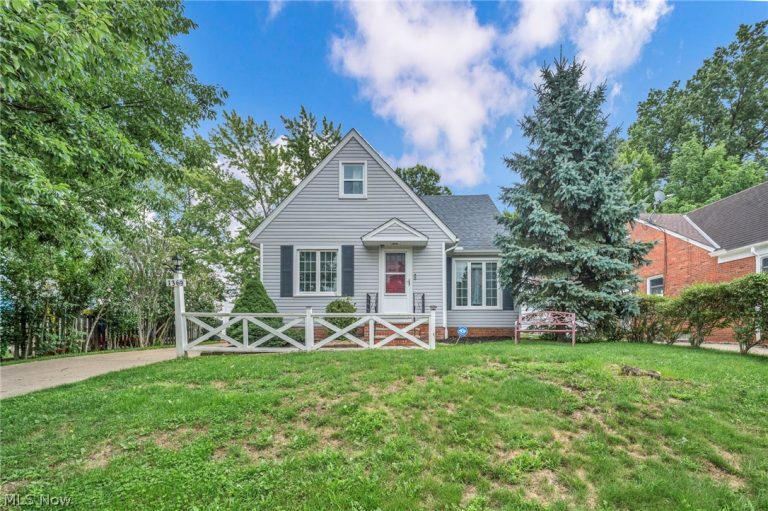 1369 Cranover Road, Lyndhurst, OH, 44124