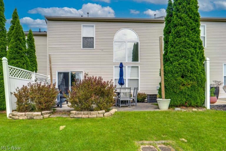 306 Bucknell Court, Broadview Heights, OH - Photo 8