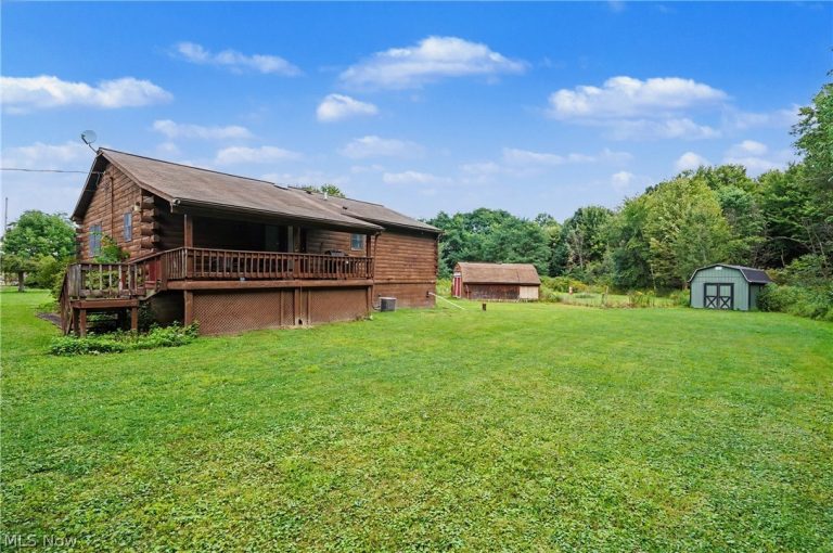 6092 Warren Road, Cortland, OH - Photo 3
