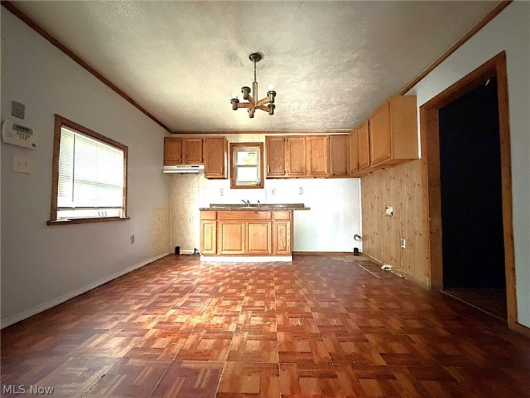 4429 Hyde Avenue, Cleveland Heights, OH - Photo 2