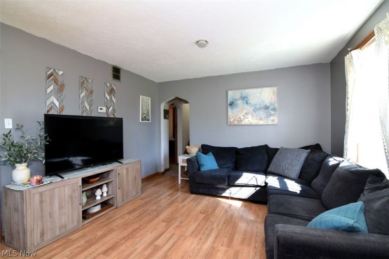 696 High Street, Bedford, OH - Photo 4