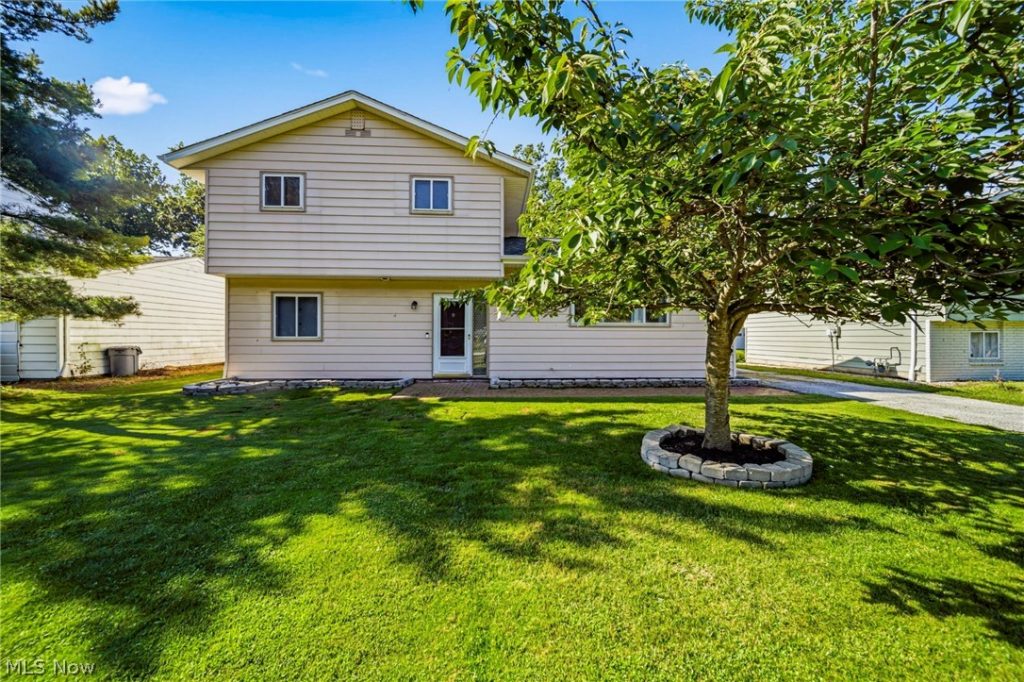 38102 Parkway Boulevard, Willoughby, OH