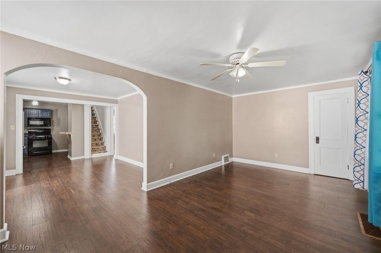 2400 Schell Avenue, Cleveland, OH - Photo 5
