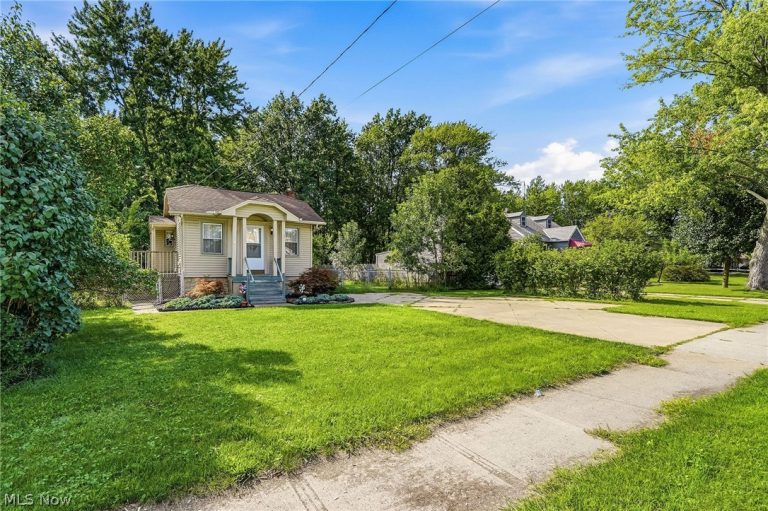 2350 Columbia Road, Westlake, OH - Photo 2