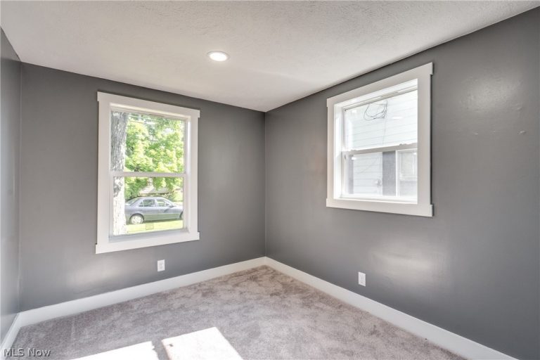 24 Main Street, Newton Falls, OH - Photo 3