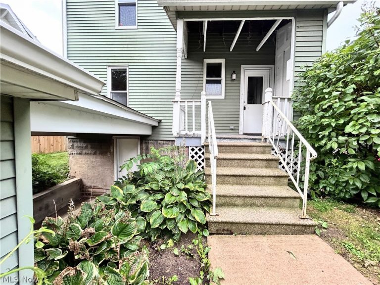 547 Maple Street, North Canton, OH - Photo 5