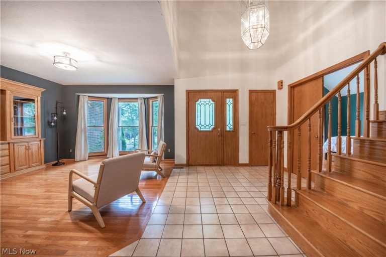 2885 Valley Road, Cuyahoga Falls, OH - Photo 3