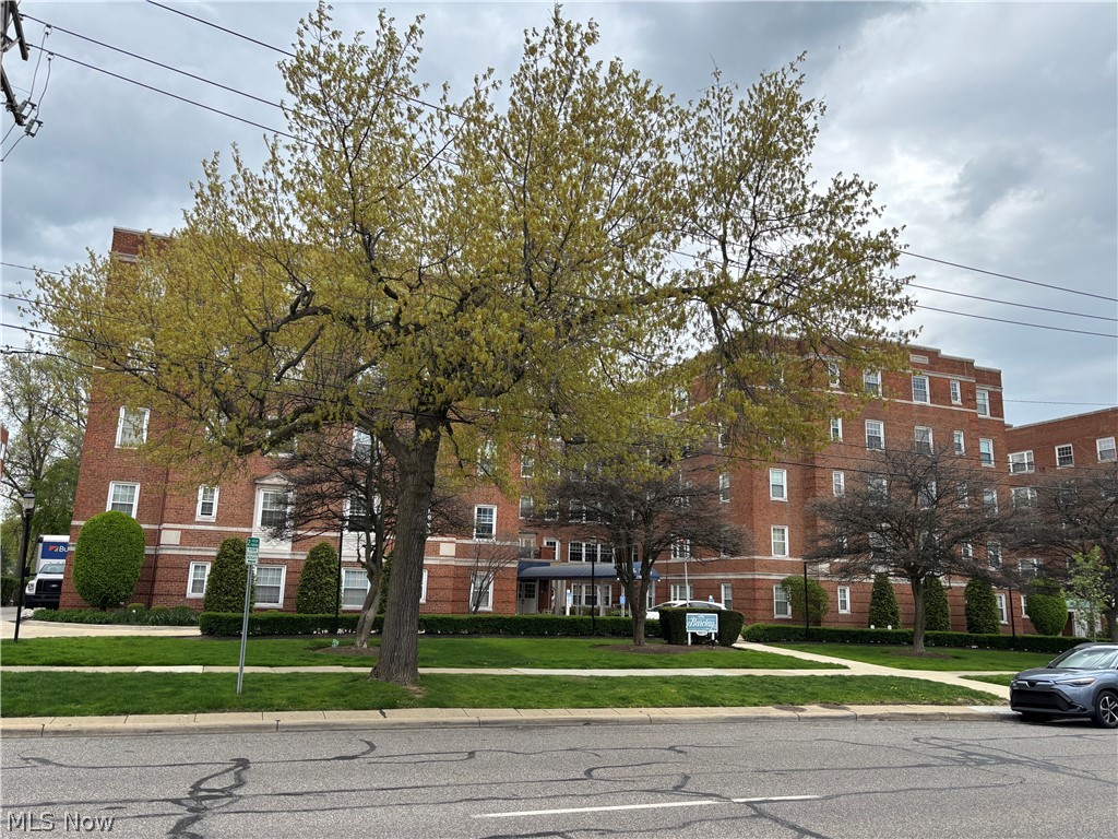 19015 Van Aken Boulevard #406, Shaker Heights, OH