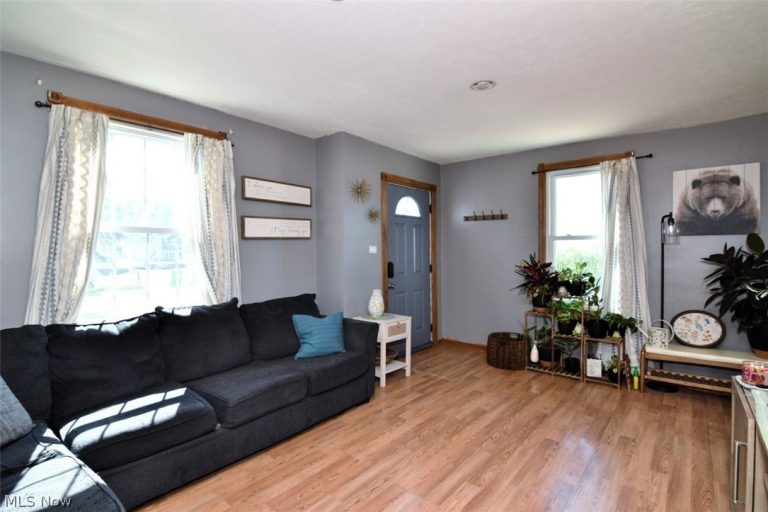 696 High Street, Bedford, OH - Photo 8