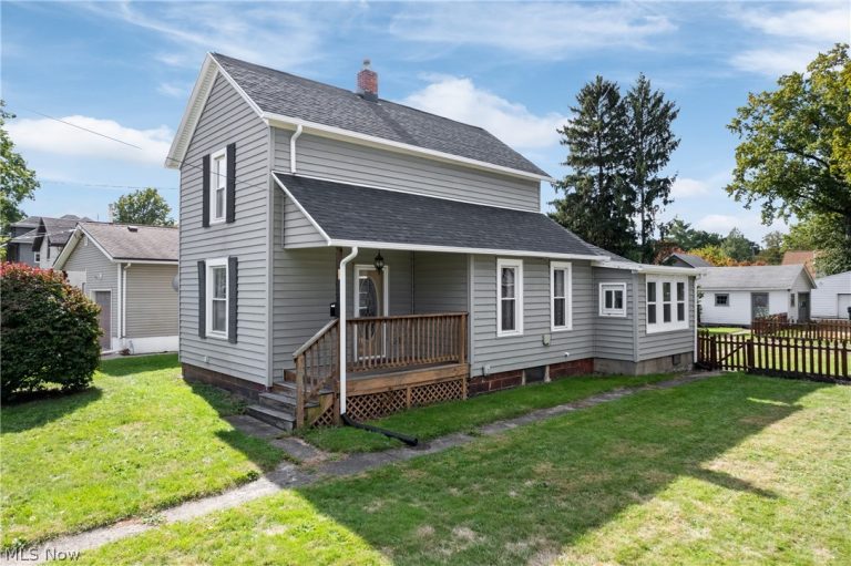 132 31st Street, Barberton, OH, 44203