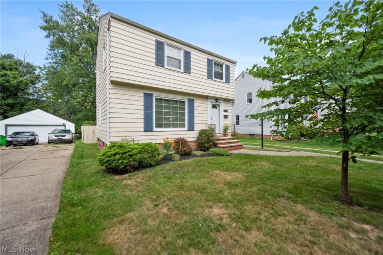 24231 Yosemite Drive, Euclid, OH - Photo 3