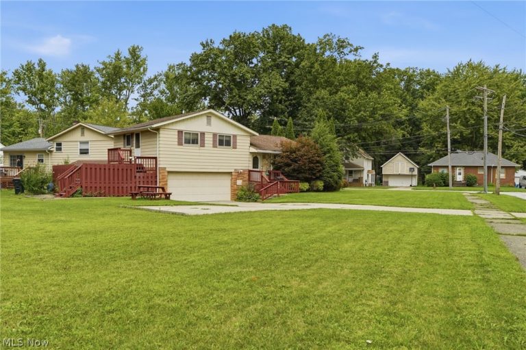 744 Edwards Drive, Berea, OH - Photo 2