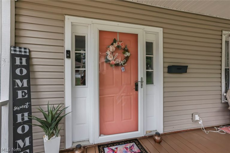 2122 Norwood Boulevard, Zanesville, OH - Photo 2