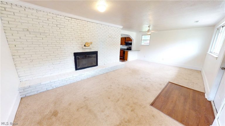 16702 Findlay Street, Chagrin Falls, OH - Photo 3