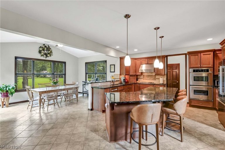 33564 Augusta Way, Avon, OH - Photo 3